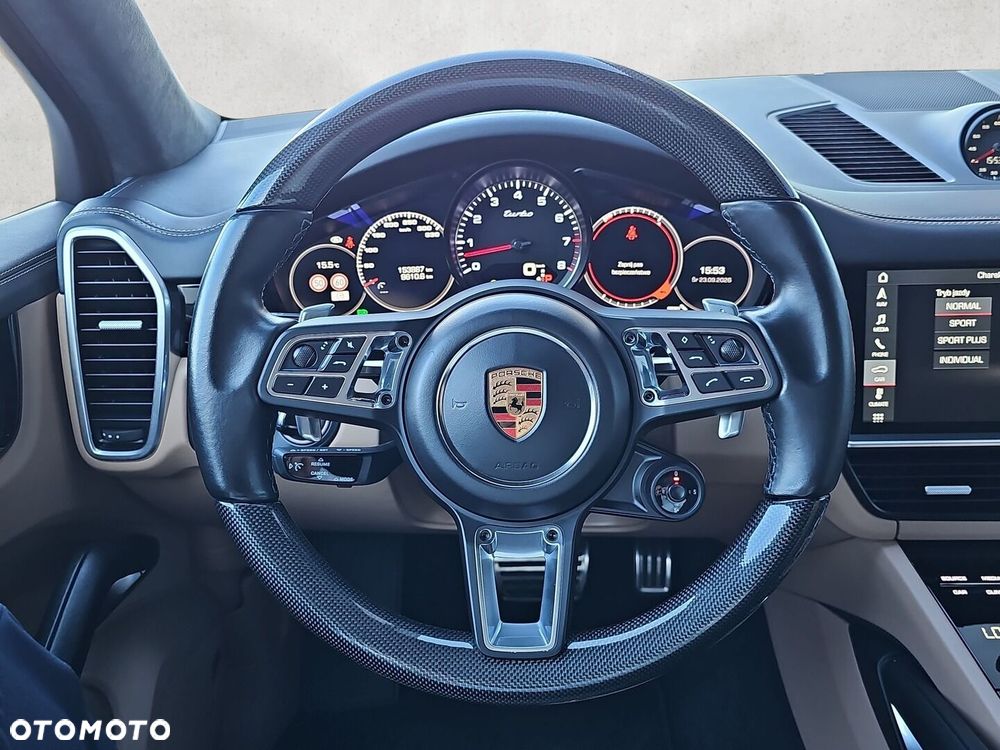 Porsche Cayenne - 30