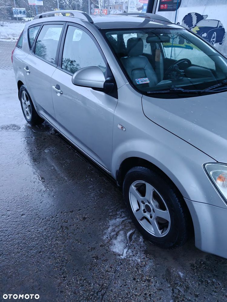 Kia Ceed 1.6 Crdi Comfort - 4