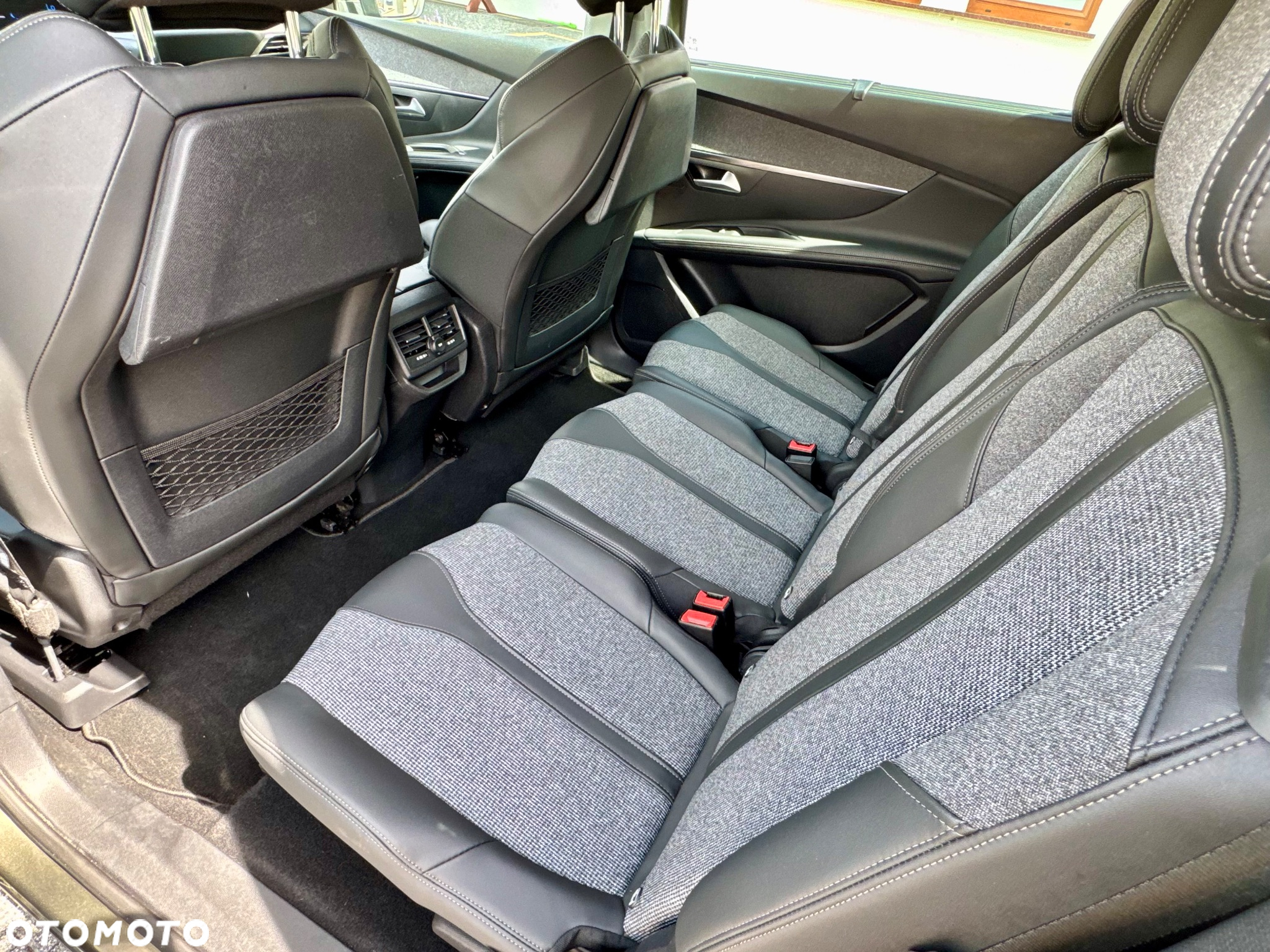 Peugeot 5008 1.5 BlueHDi Allure S&S EAT8 - 29