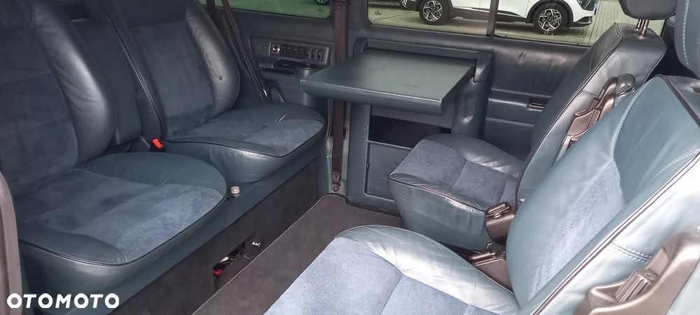 Volkswagen Caravelle - 33