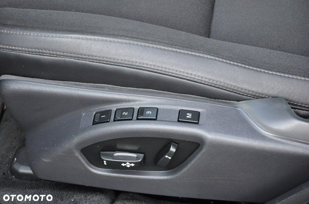 Volvo V60 D3 Momentum - 36