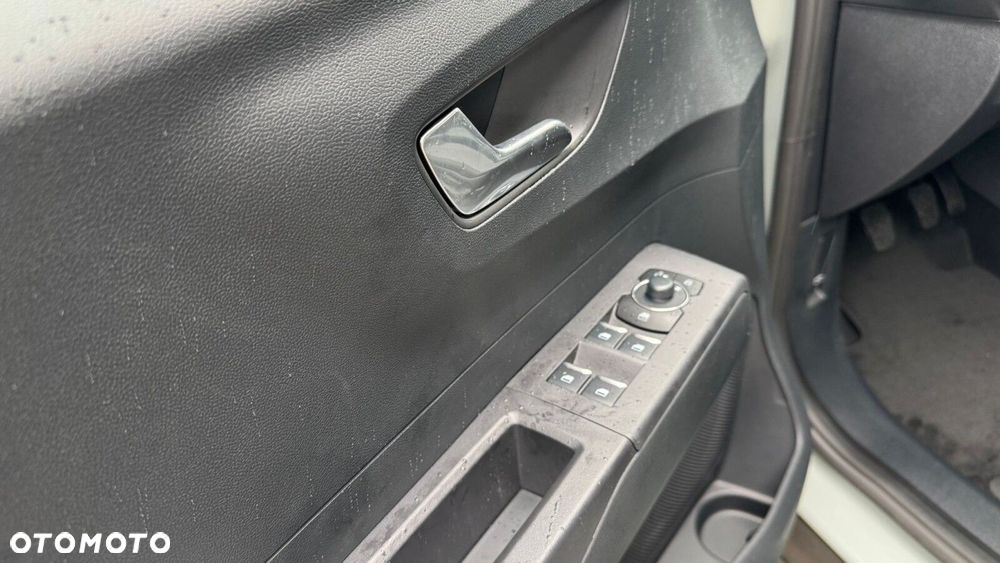 Ford Tourneo Courier - 16