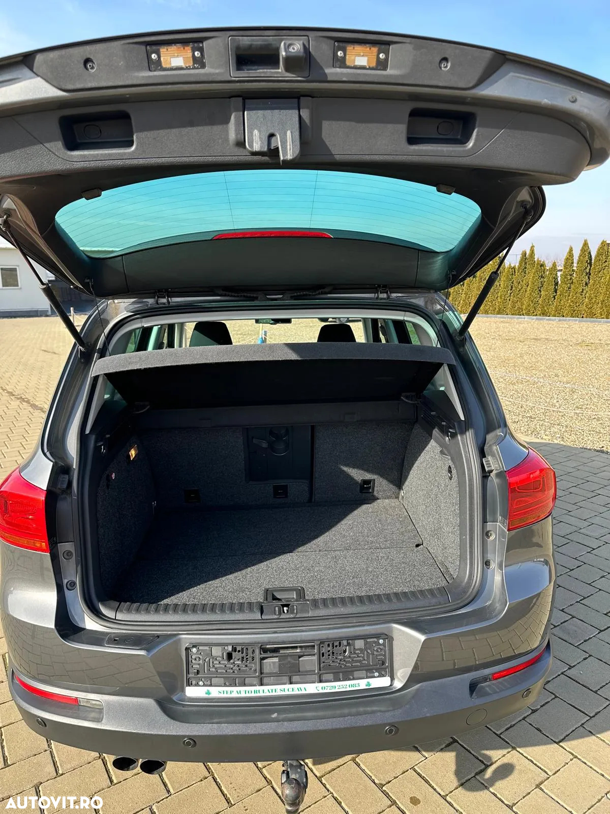 Volkswagen Tiguan 2.0 TDI 4Motion DSG Sport & Style - 11
