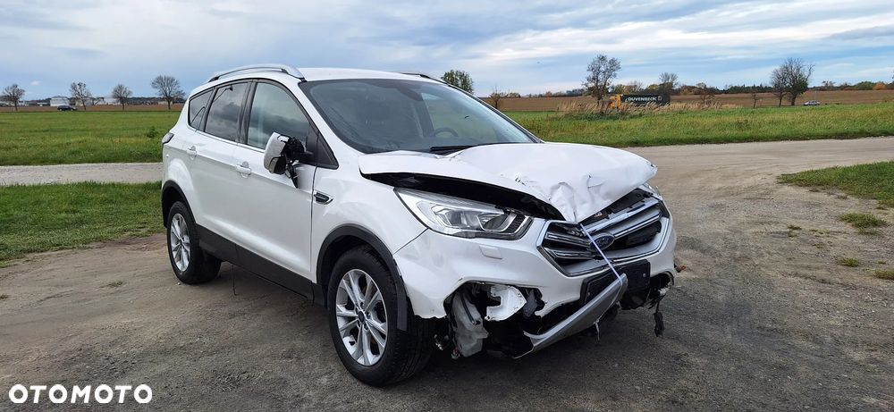 Ford Kuga 1.5 EcoBoost 2x4 Titanium - 4