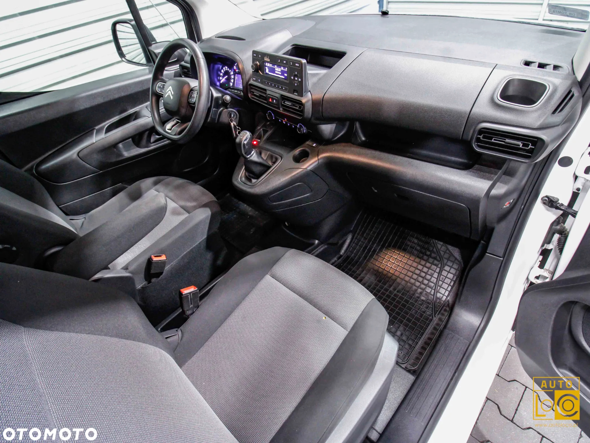 Citroën BERLINGO LONG - 12