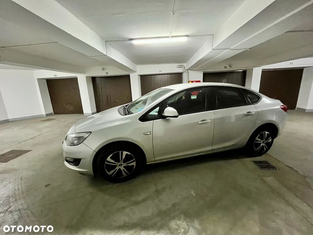 Opel Astra 1.4 T EU6 - 22