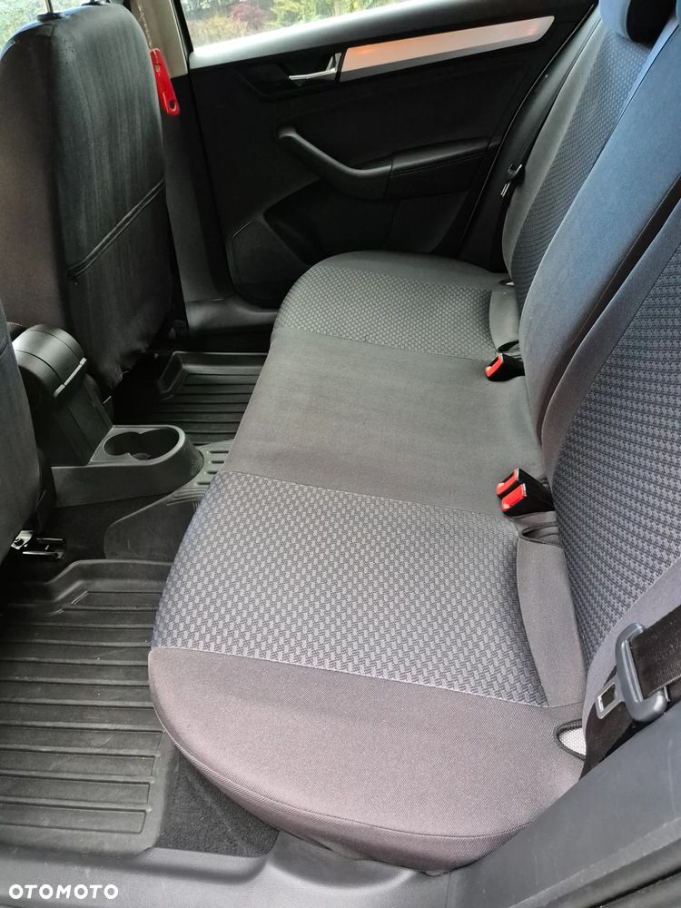 Skoda RAPID 1.0 TSI Ambition - 8