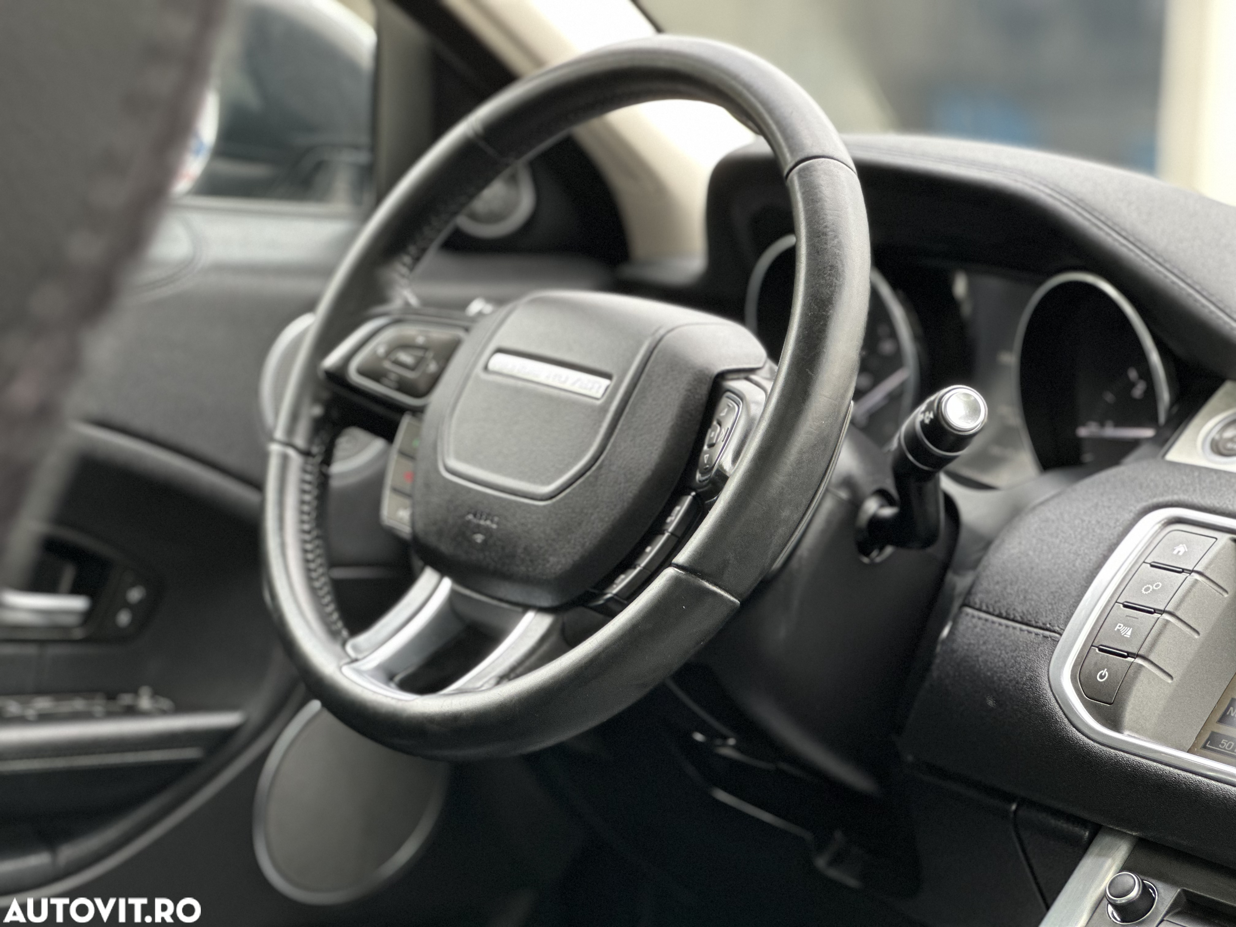 Land Rover Range Rover Evoque 2.0 D150 R-Dynamic SE - 9