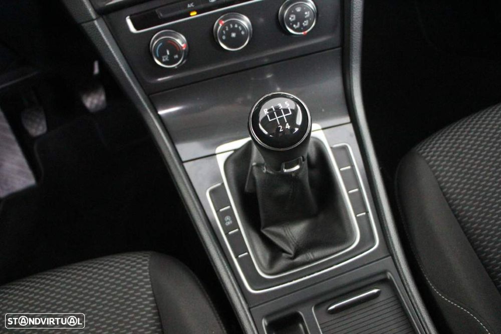 VW Golf 1.6 TDI Trendline - 10