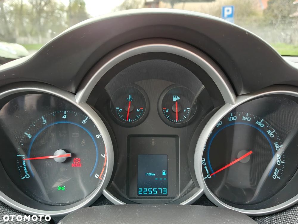 Chevrolet Cruze 1.6 LT - 22