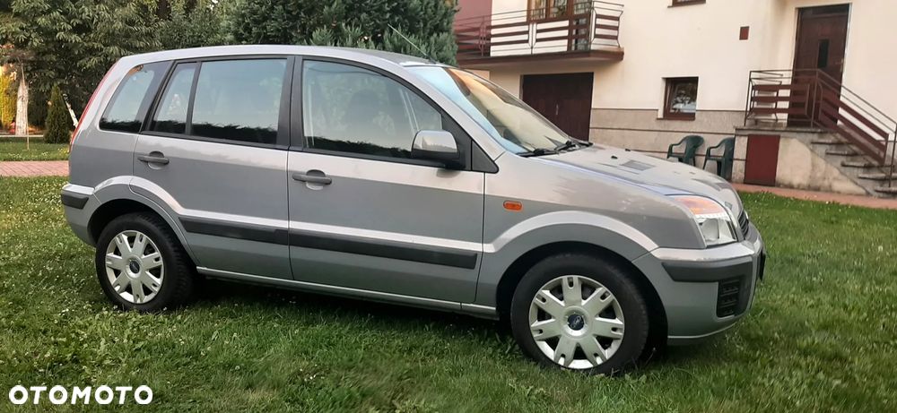 Ford Fusion - 5