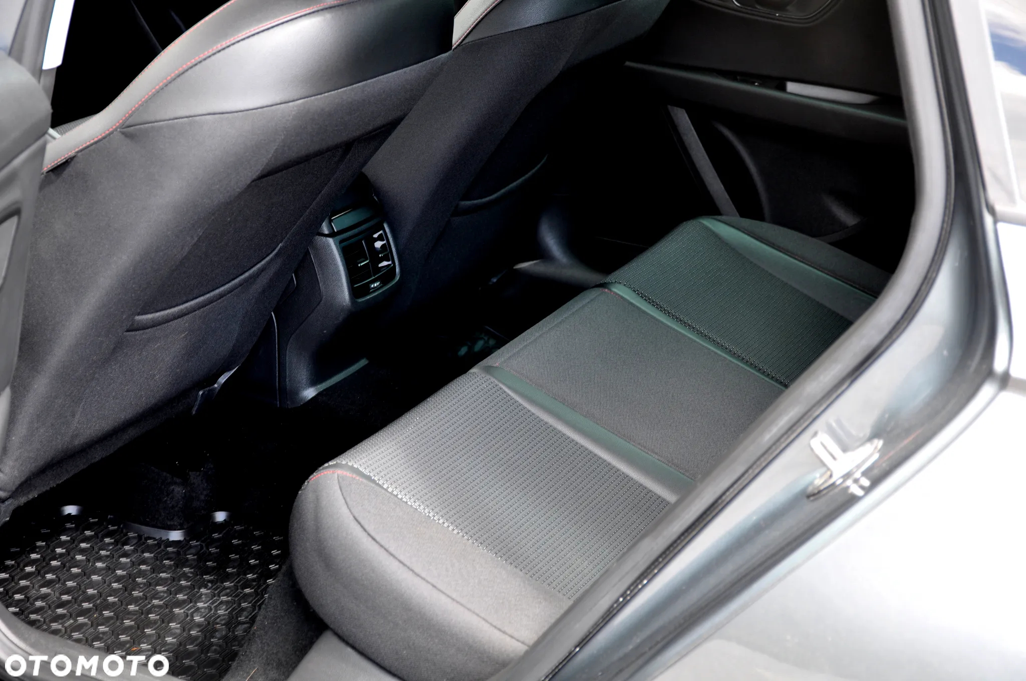Seat Leon 2.0 TDI DPF DSG FR - 24