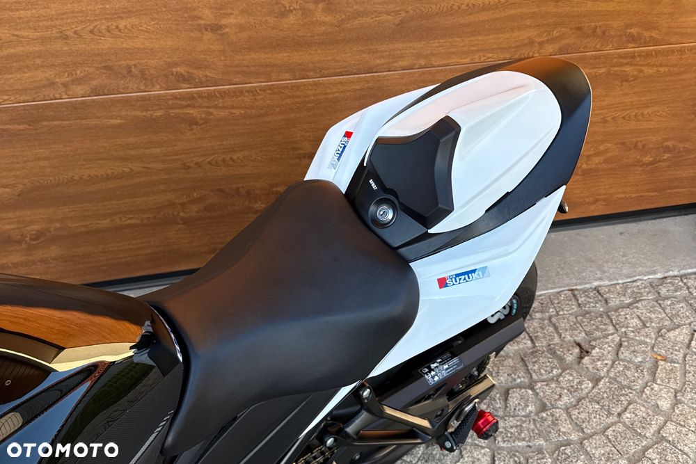Suzuki GSX - 29