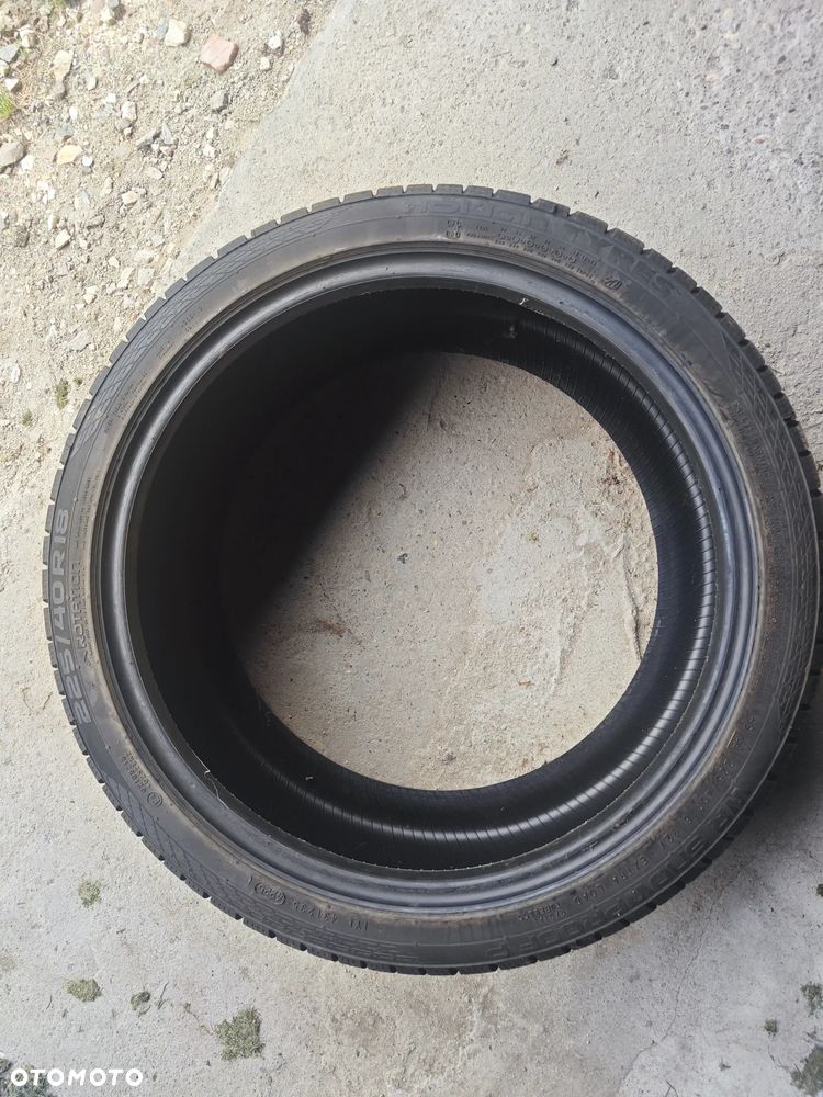 Opony zimowe nokian 225/40/18 - 2