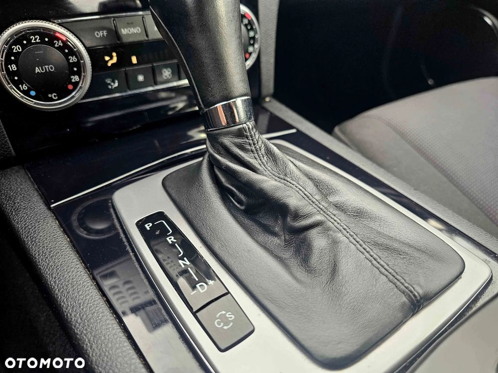 Mercedes-Benz Klasa C 180 CGI Automatik BlueEFFICIENCY SPORT EDITION - 24