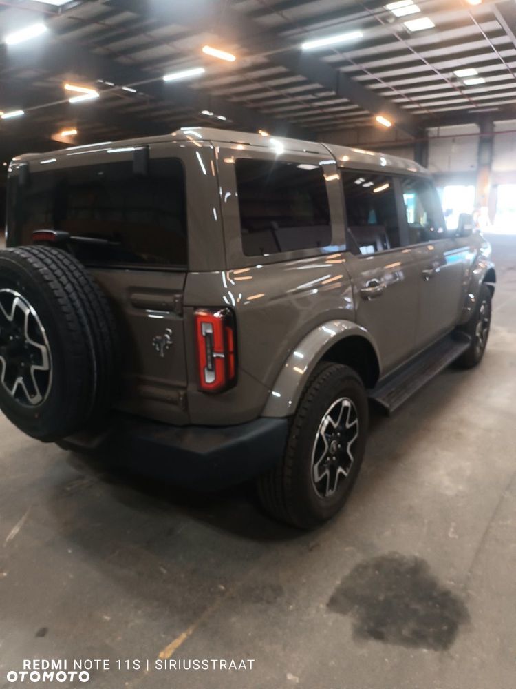Ford Bronco - 3