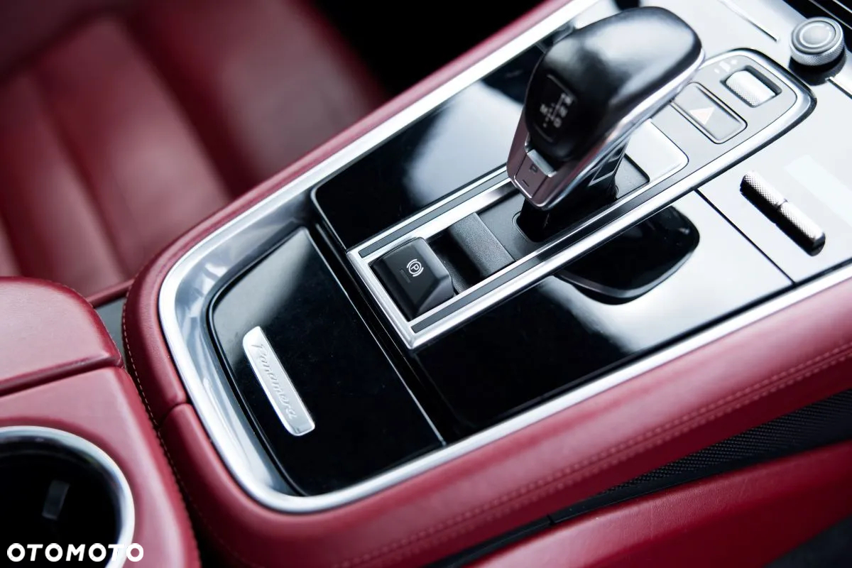 Porsche Panamera 4S - 27