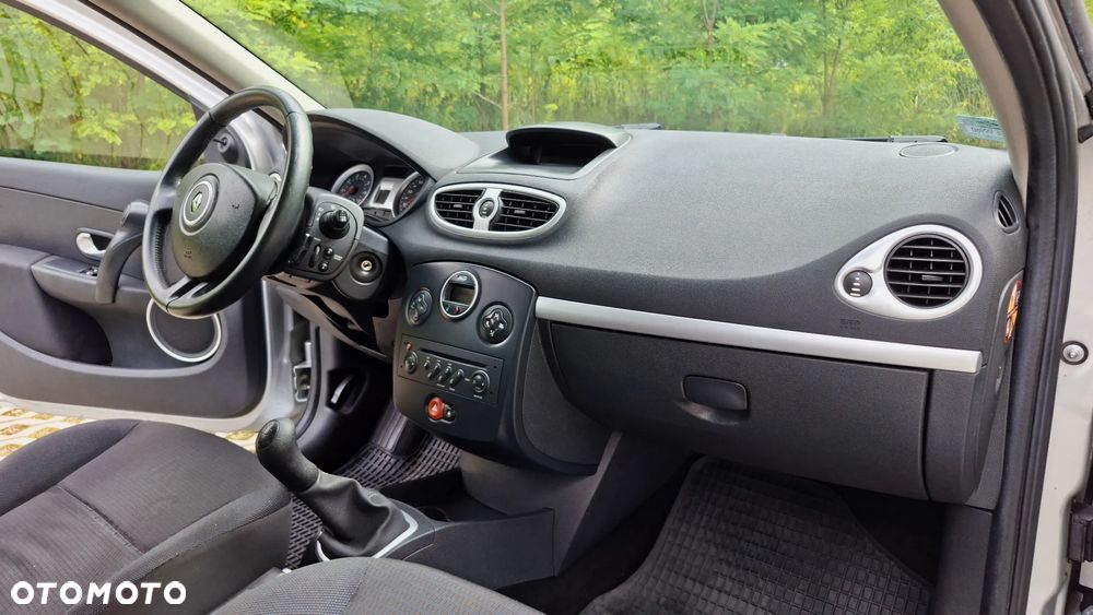 Renault Clio 1.2 16V Dynamique - 10