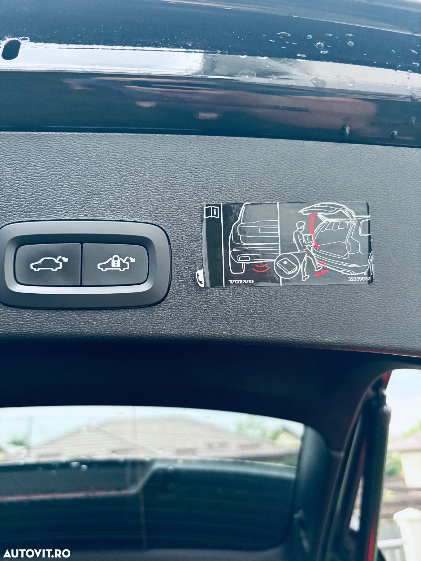 Volvo XC 40 B4 AT8 AWD Mild Hybrid R-Design - 19