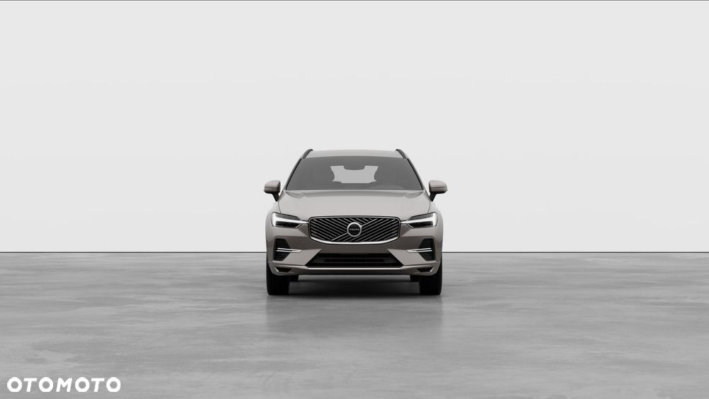 Volvo XC 60 T6 Plug-In Hybrid AWD Core - 2