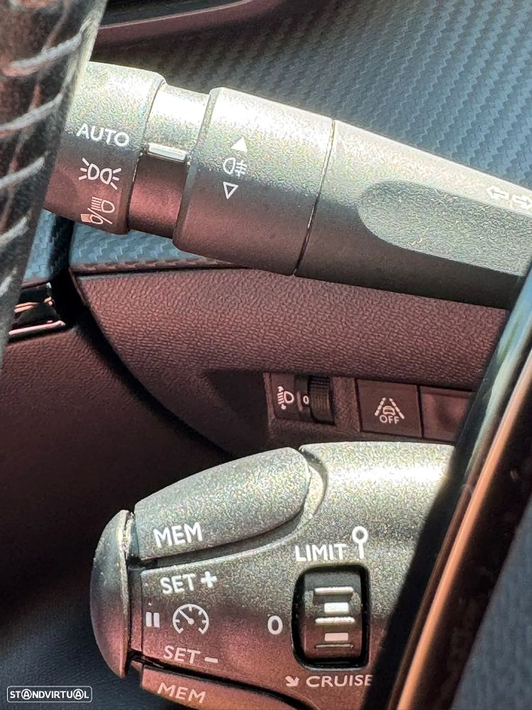 Peugeot 2008 PureTech 130 Allure - 11