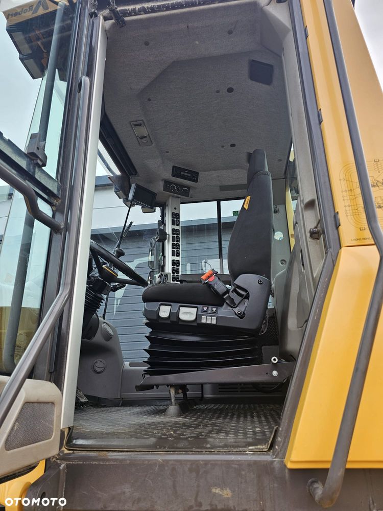 Volvo L180H - 9