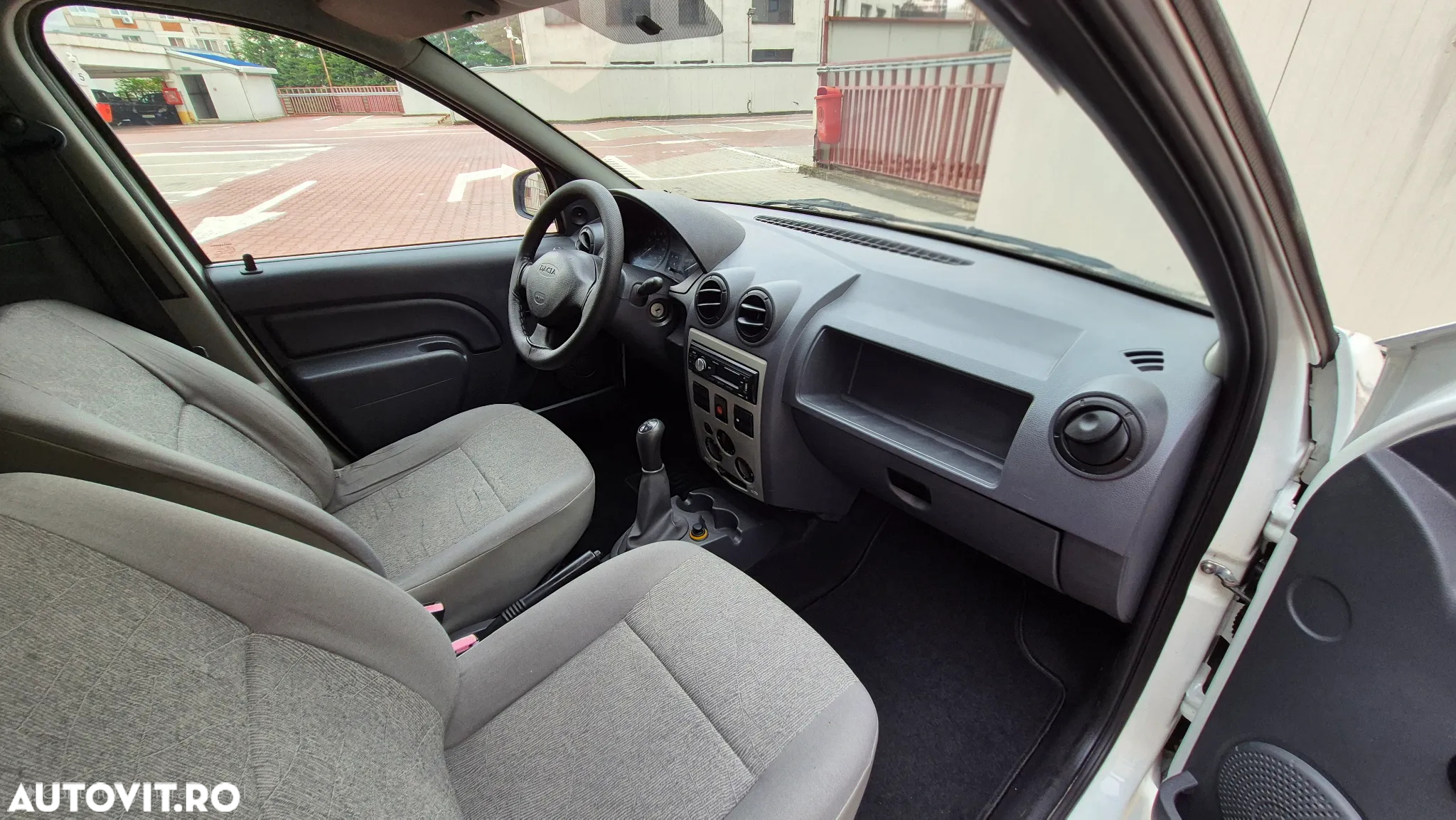 Dacia Logan Van - 8