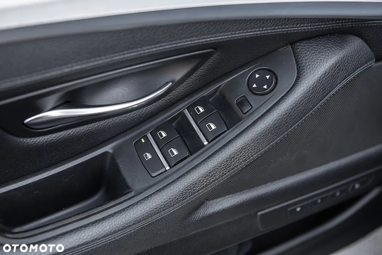BMW Seria 5 535d Luxury Line - 19