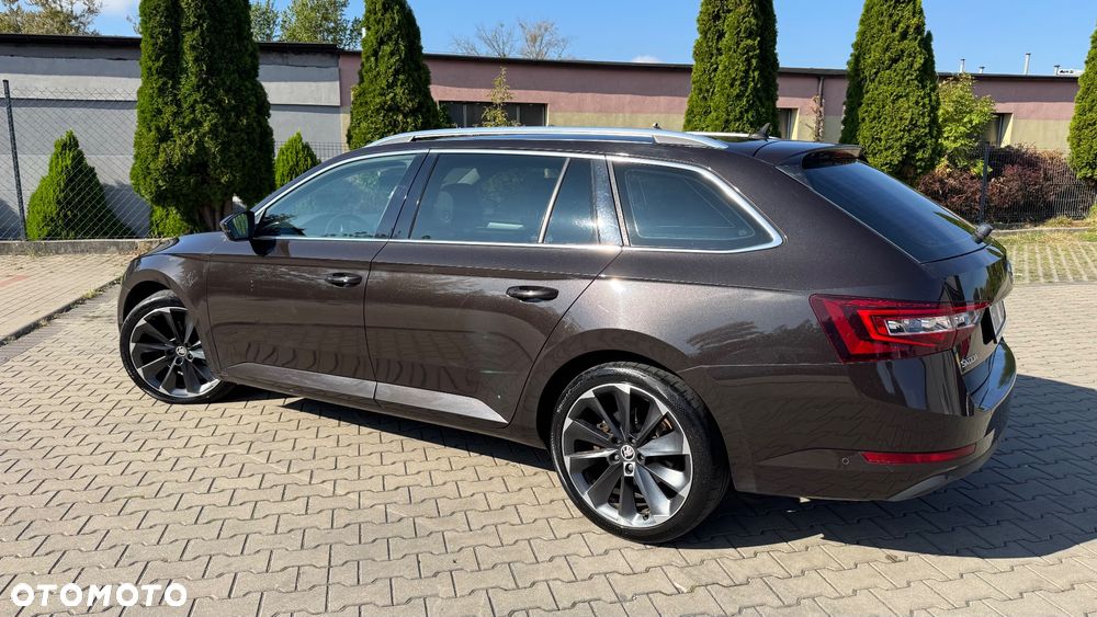 Skoda Superb 2.0 TDI DSG Style - 9