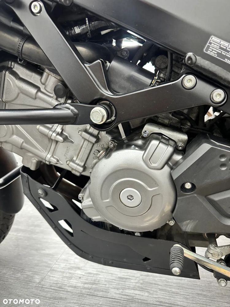 Suzuki V-STROM - 18