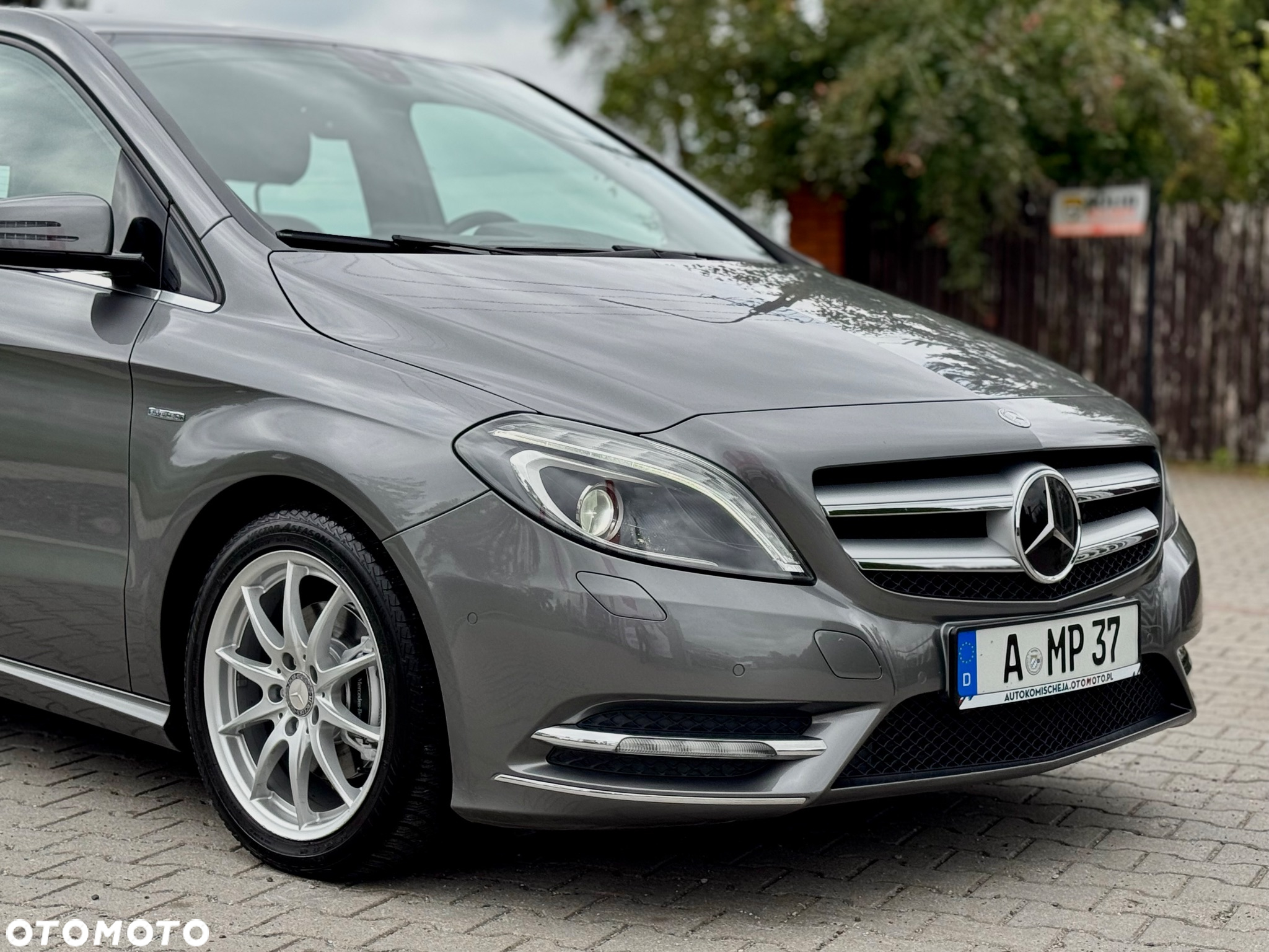 Mercedes-Benz Klasa B 180 BlueEFFICIENCY Edition - 35