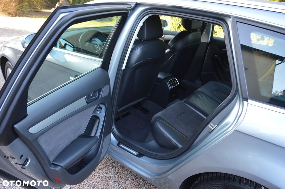 Audi A4 Avant - 33
