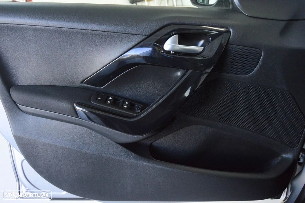 Peugeot 208 1.5 BlueHDi Allure - 29