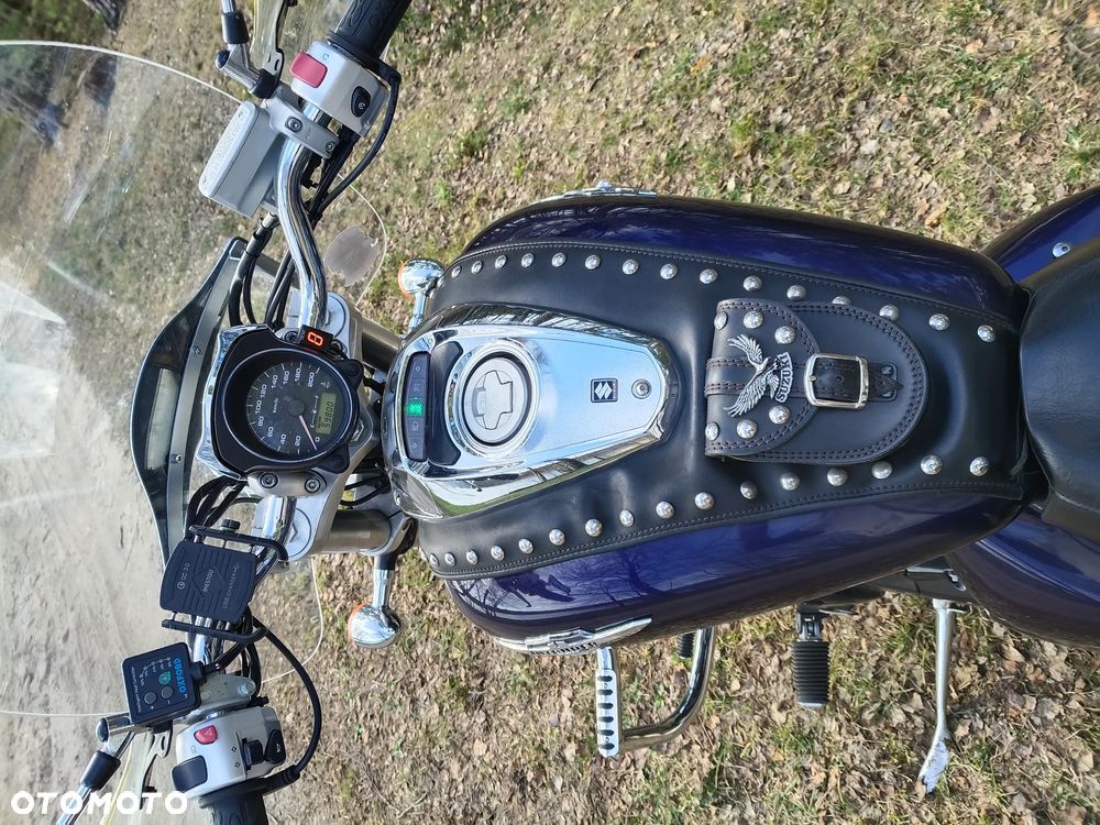 Suzuki Intruder - 9