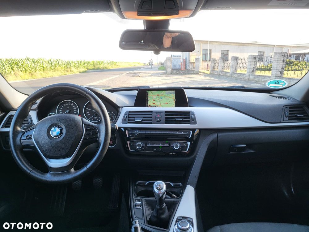 BMW Seria 3 318i Edition Luxury Line Purity - 16