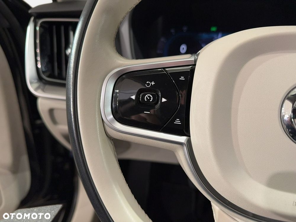 Volvo V60 Cross Country - 21