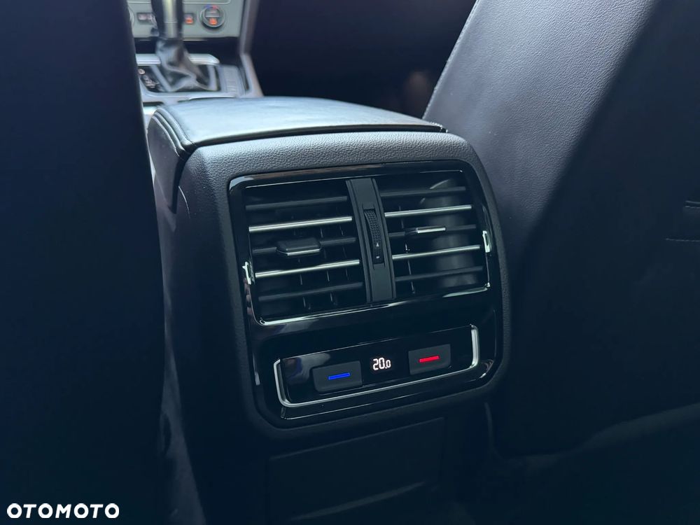 Volkswagen Passat 2.0 TSI BMT Highline DSG - 23