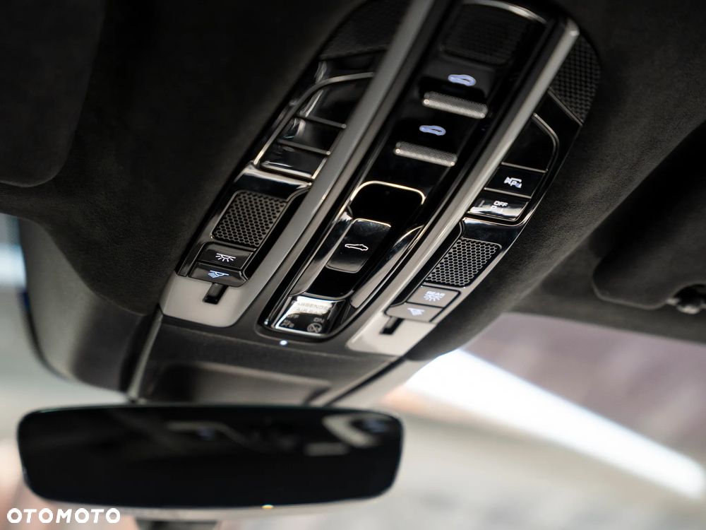 Porsche Panamera Turbo - 22