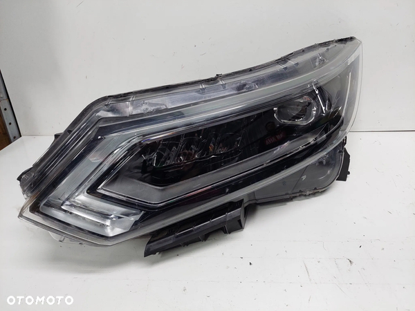 NISSAN QASHQAI II lampa lewa LED reflektor EU