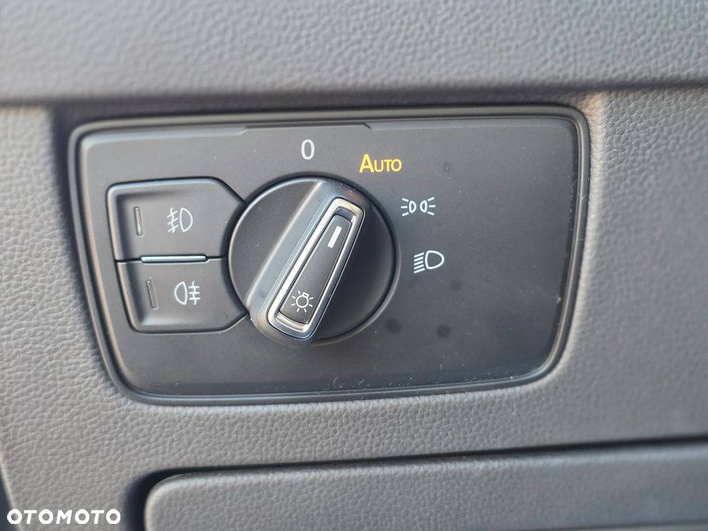 Volkswagen Passat 2.0 TSI Business DSG - 25
