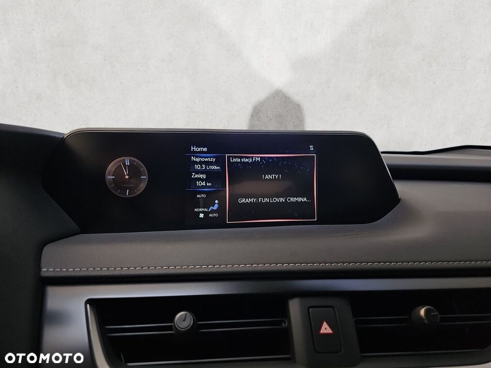 Lexus UX - 17