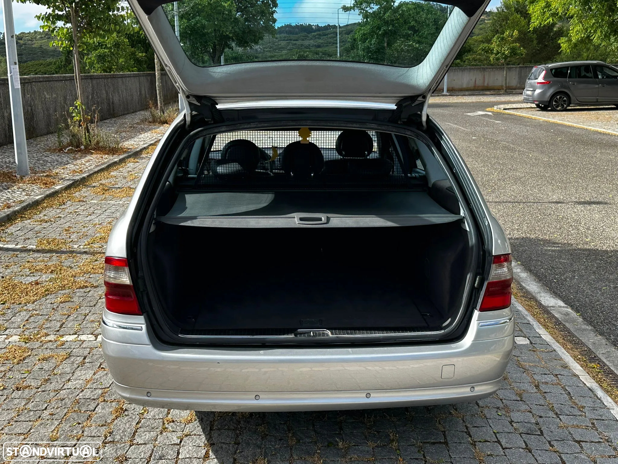 Mercedes-Benz E 270 - 12