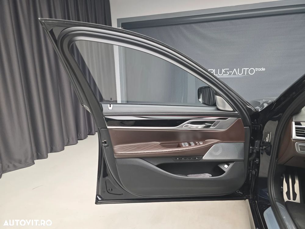 BMW Seria 7 750i xDrive - 18