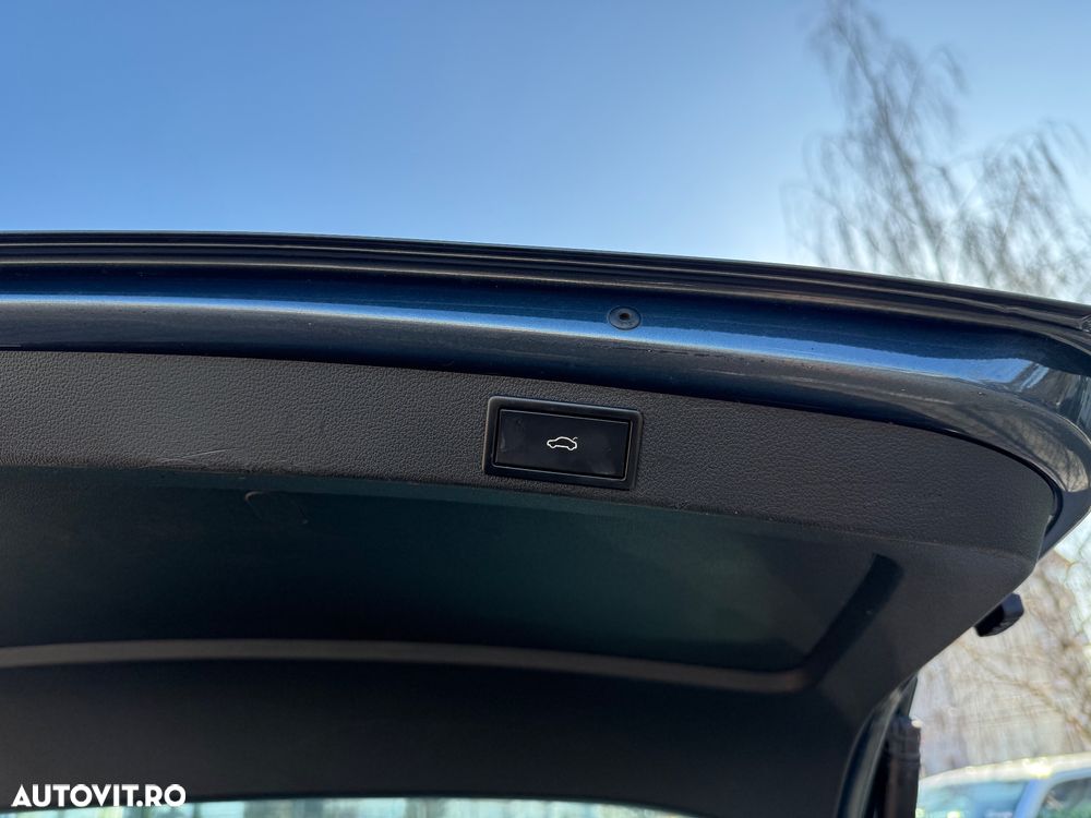 Skoda Octavia 2.0 TDI DSG RS - 7