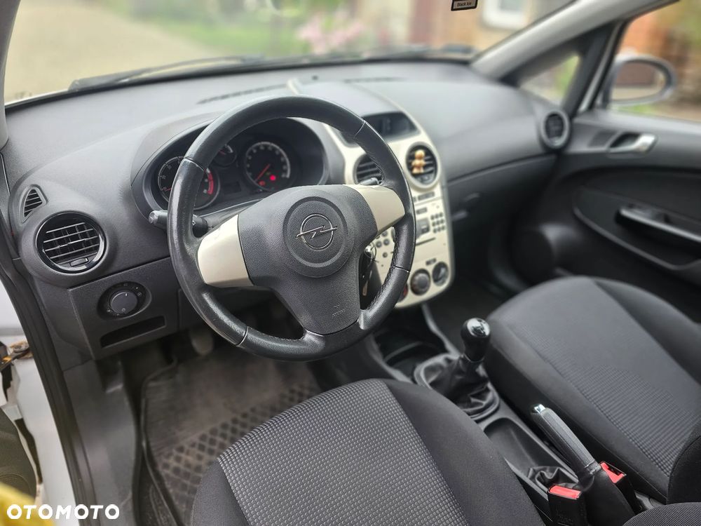 Opel Corsa 1.2 16V Edition - 11