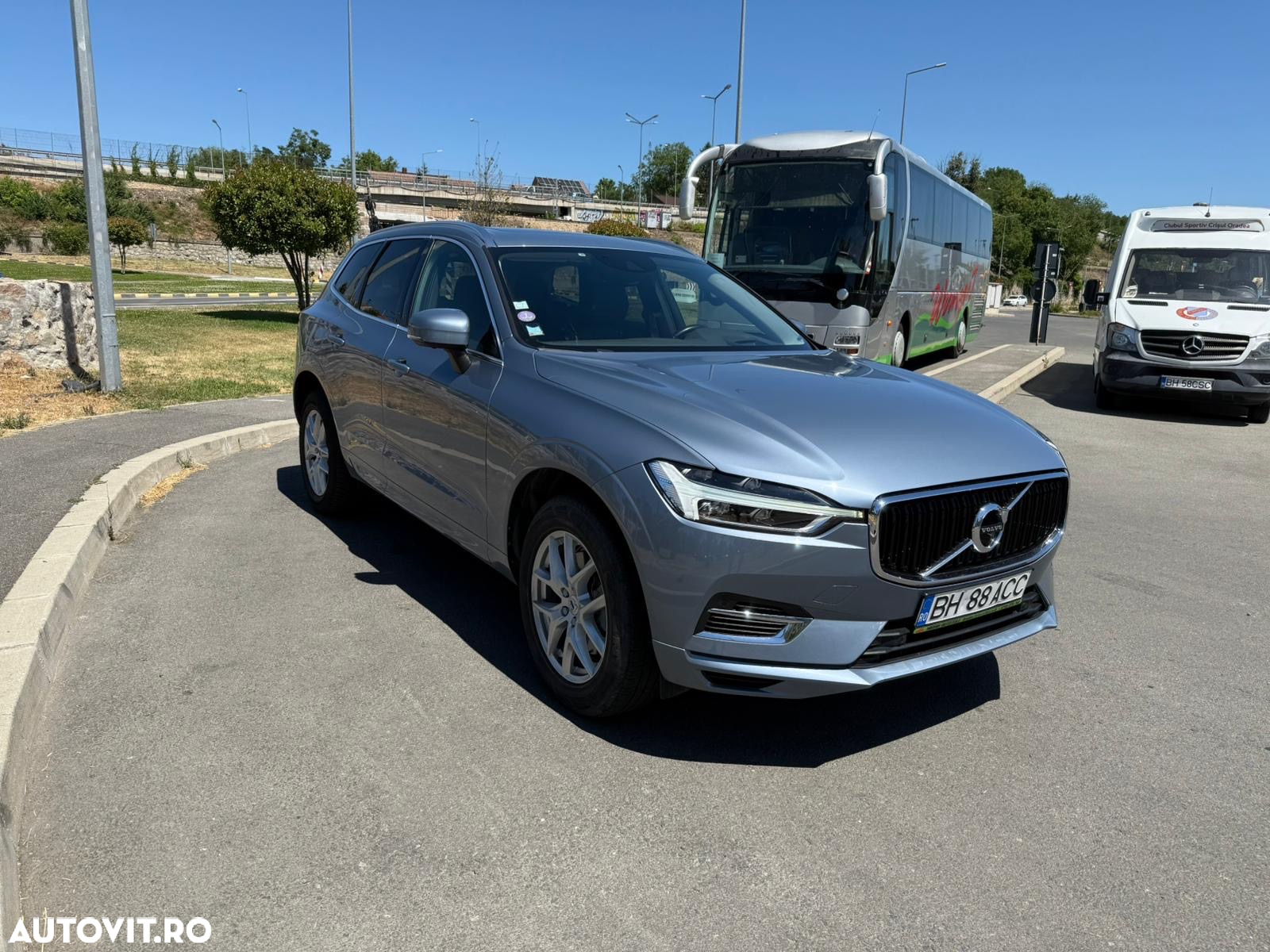Volvo XC 60 T8 Twin Engine AWD Momentum Pro - 23