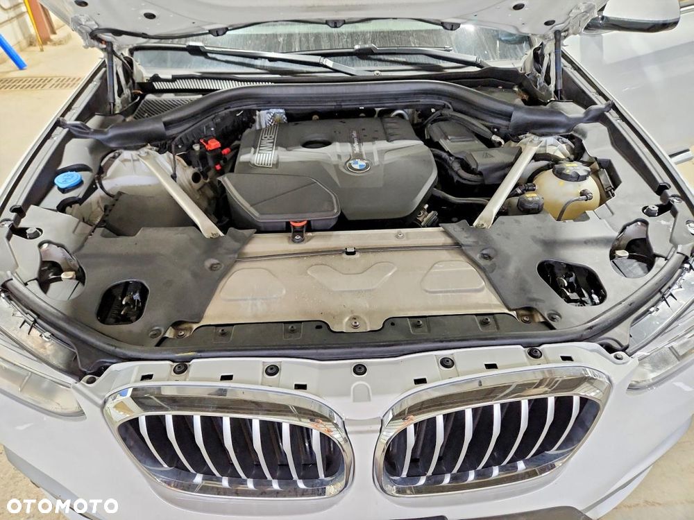 BMW X3 xDrive30i GPF Advantage - 11