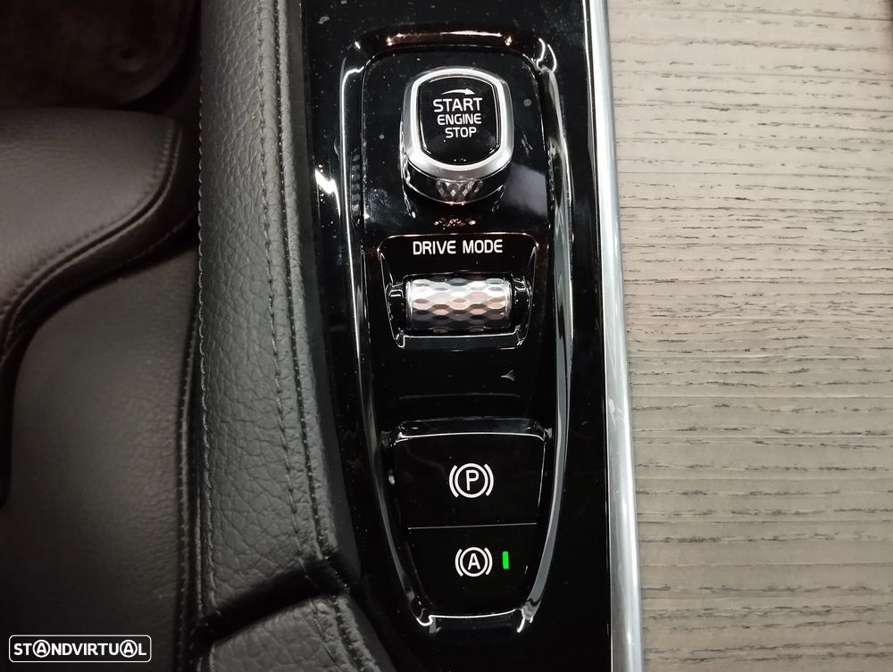 Volvo S90 2.0 B5 Inscription AWD Geartronic - 33