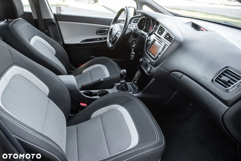 Kia Ceed - 31
