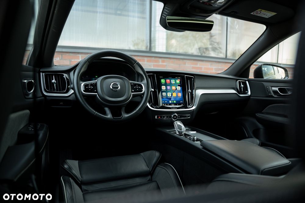 Volvo V60 B4 B DKG Ultimate Dark - 28